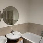 90 M2 With Balcony & Free Parking דירה *