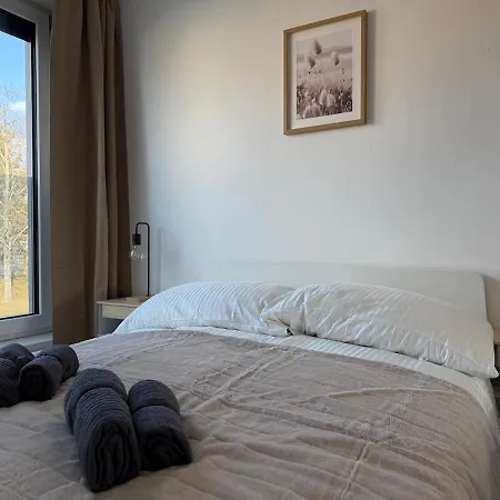 90 M2 With Balcony & Free Parking * גרסדורף ביי וין