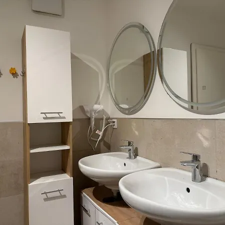 Appartamento 90 M2 With Balcony & Free Parking