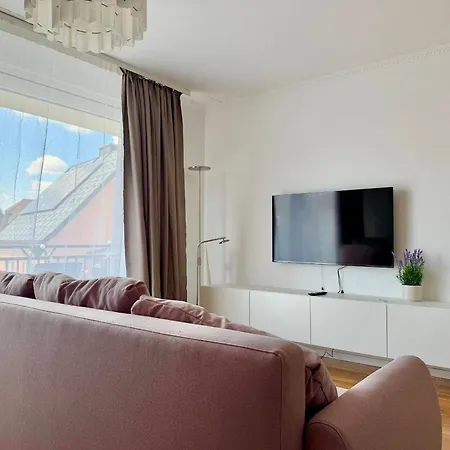 Apartment 90 M2 With Balcony & Free Parking *