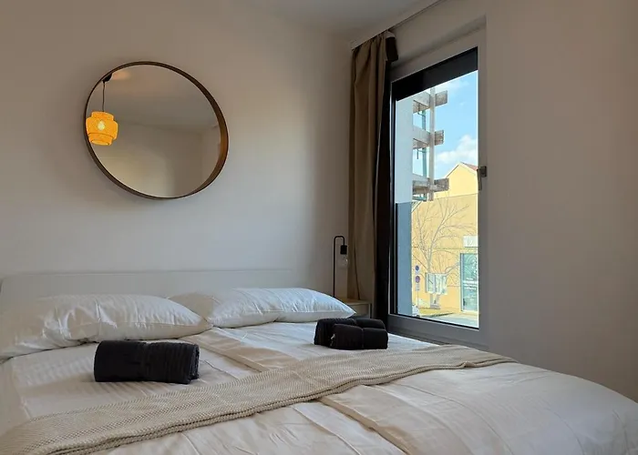 Lejlighed 100 M2 With Balcony & Free Parking