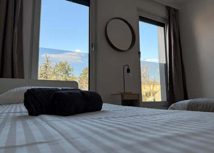 Lejlighed 100 M2 With Balcony & Free Parking *