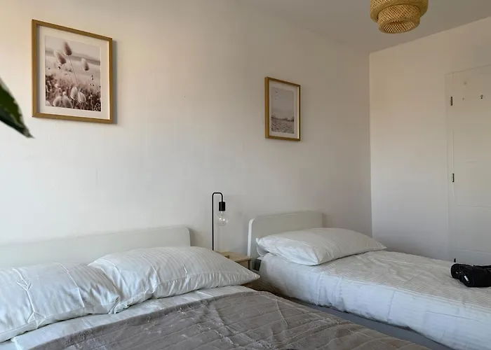 100 M2 With Balcony & Free Parking Lejlighed Gerasdorf bei Wien