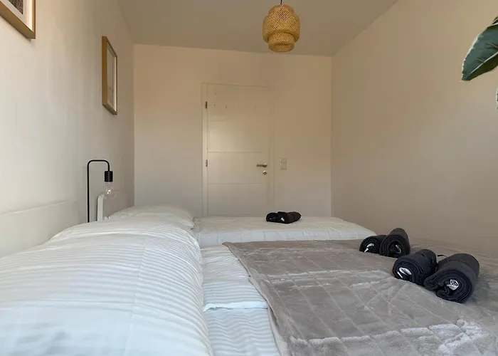 Lejlighed 100 M2 With Balcony & Free Parking