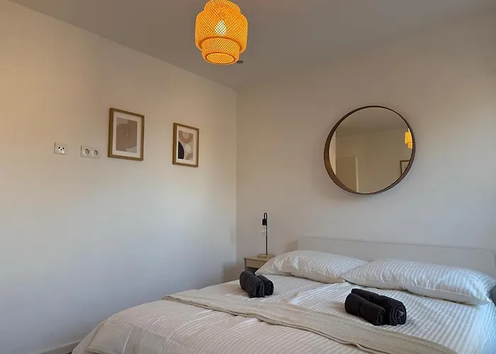 100 M2 With Balcony & Free Parking Lejlighed