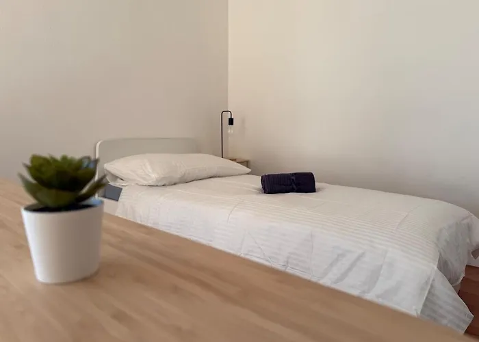 Lejlighed 100 M2 With Balcony & Free Parking *